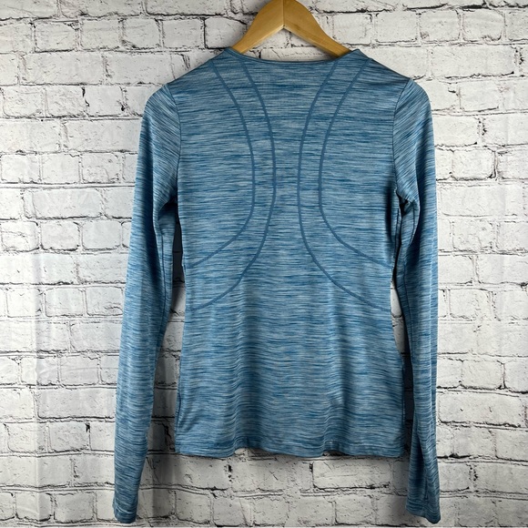 Reebok Long Sleeve Fitted Workout Top, Size XS - Picture 2 of 6